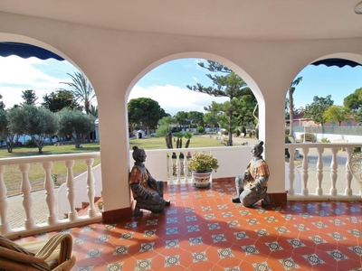 Villa con terreno en venta en la calle Guadalquivir' San Vicente del Raspeig
