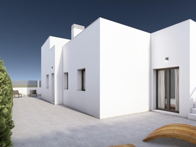Villa con terreno en venta en la Carretera de Balsicas' Los Alcázares