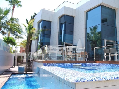 Villa con terreno en venta en la Playa Granada' Motril