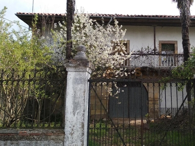 Villa con terreno en venta en la Tarriba