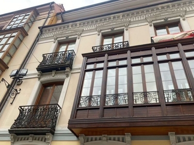Alquiler de piso en Centro - Palencia de 3 habitaciones con terraza y garaje