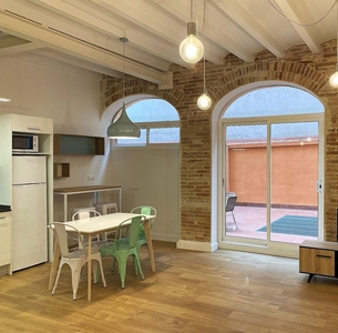 Alquiler de piso en Eixample de 1 habitación con terraza y muebles