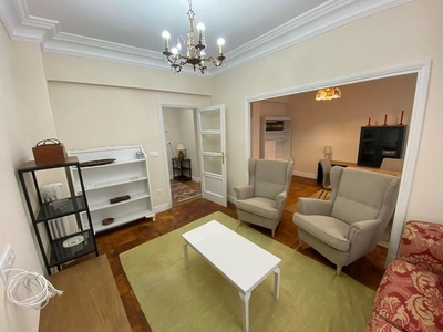 Alquiler de piso en Praza España - Casablanca de 3 habitaciones con garaje y muebles
