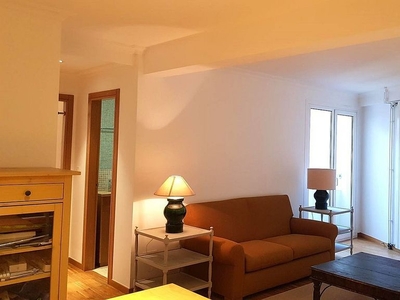 Alquiler de piso en calle Pintor Laxeiro de 2 habitaciones con muebles y balcón