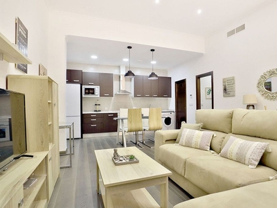Alquiler de piso en Vista Alegre - Parque Cruz Conde de 1 habitación con muebles y aire acondicionado