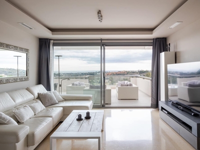 Apartamento en venta en Benahavís, Málaga