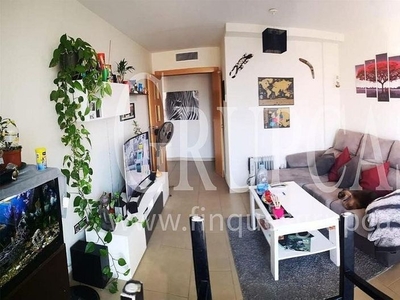 Ático en venta en Benavent de Segrià de 3 habitaciones con terraza y balcón