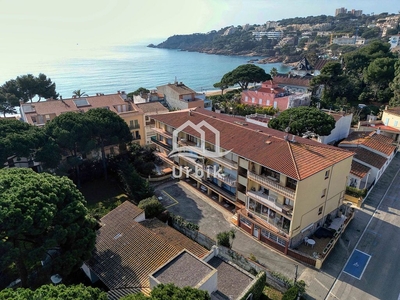 Ático en venta en Sant Pol - Volta de l'Ametller de 5 habitaciones con terraza y garaje