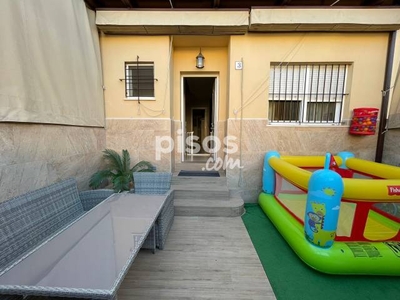 Casa adosada en venta en Gelves