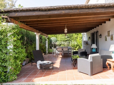 Chalet en venta en Benamara, Estepona, Málaga