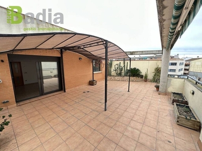 Dúplex en venta en Alcarràs de 4 habitaciones con terraza y garaje