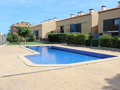 Dúplex en venta en Berà Mar - El Francaset de 2 habitaciones con terraza y piscina