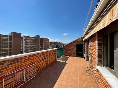 Piso en alquiler en Centro - Ponferrada de 2 habitaciones con terraza y garaje