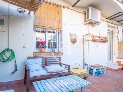 Piso en venta de 3 habitaciones y terraza en calle diputación en Barcelona