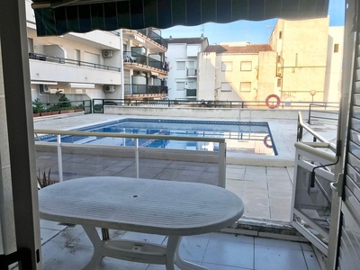 Piso en venta en Calafell Platja de 3 habitaciones con terraza y piscina