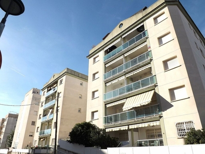 Piso en venta en calle Antoni Almazor de 3 habitaciones con terraza y piscina