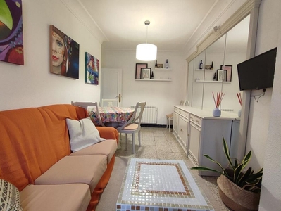 Piso en venta en Delicias de 2 habitaciones con terraza y aire acondicionado