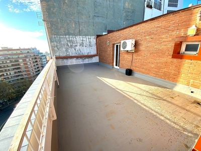 Venta de ático en calle Sunyer de 3 habitaciones con terraza y aire acondicionado