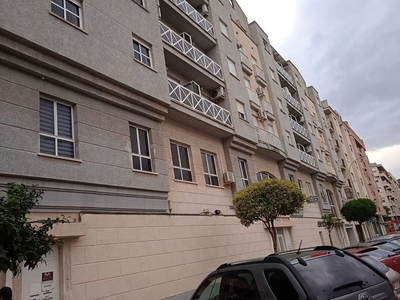 Venta de piso en calle Benicanena de 3 habitaciones con aire acondicionado y calefacción