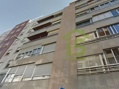 Venta de piso en Centro Ciudad de 5 habitaciones con terraza y garaje