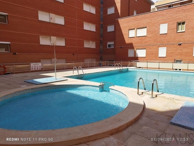 Venta de piso en El Maset de 2 habitaciones con terraza y piscina
