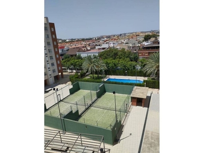 Venta de piso en El Puntal de 3 habitaciones con terraza y piscina