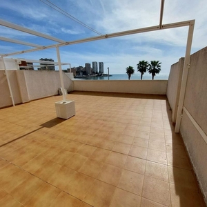 Venta de piso en Zona Centro de 2 habitaciones con terraza y piscina