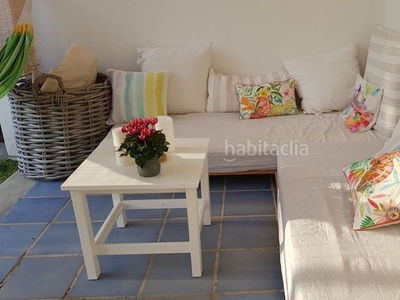Alquiler apartamento de 1 dormitorio con jardin privado. en Marbella