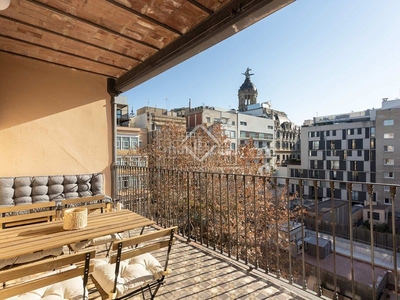 Alquiler apartamento magnífico piso próximo a passeig de gràcia, con interiores excelentes, dos dormitorios y dos baños. en Barcelona