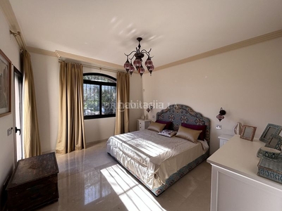 Alquiler casa con 5 habitaciones amueblada con parking, piscina, aire acondicionado y jardín en Benahavís