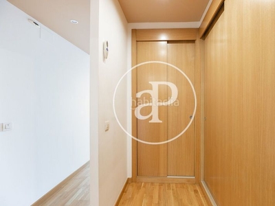 Alquiler dúplex en alquiler de cuatro habitaciones en avenida diagonal en Barcelona