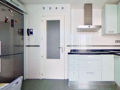 Alquiler piso con 2 habitaciones con ascensor, parking, calefacción y aire acondicionado en Madrid
