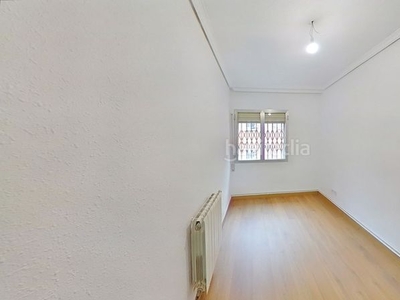 Alquiler piso con 3 habitaciones con ascensor y calefacción en Madrid
