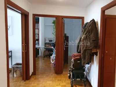 Alquiler piso en calle madre ràfols 23 piso con 3 habitaciones con ascensor y aire acondicionado en Sevilla