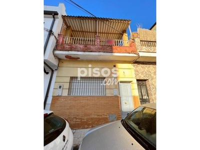Casa en venta en Calle Mendoza Tenorio, cerca de Calle Balbina Valverde en Ciudad Jardín por 126.000 €