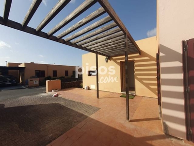 Casa pareada en venta en Calle Capellanía en Corralejo por 215.000 €