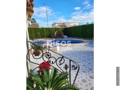 Chalet en venta en Los Alcázares en Alhama de Murcia por 465.000 €