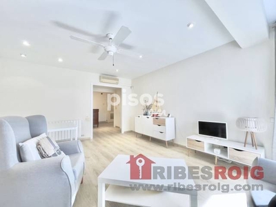 Piso en alquiler en Barri de Mar-Ribes Roges-Plaça de la Sardana en Barri de Mar-Ribes Roges-Plaça de la Sardana por 1.250 €/mes