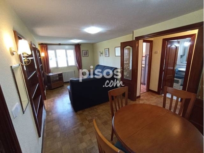 Piso en alquiler en Calle de Azcoitia, 12 en Buenavista por 800 €/mes