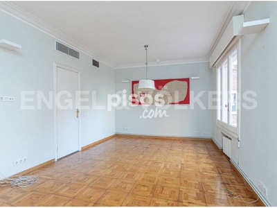 Piso en alquiler en Carrer de Ganduxer, cerca de Carrer de Modolell en Sant Gervasi-Galvany por 3.250 €/mes