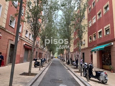 Piso en venta en Barcelona en El Turó de la Peira-Can Peguera por 143.900 €