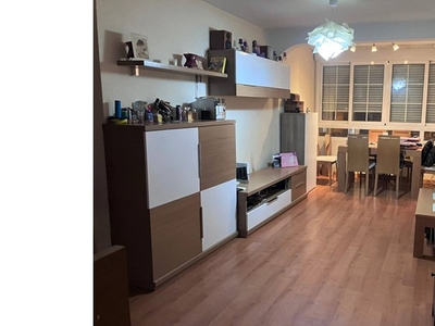 CRONOPISO VENDE; Vivienda de 3 dormitorios 1 baño totalmente reformada