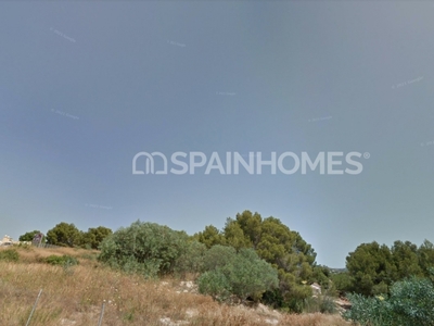 Amplio Terreno en el Pueblo Costero de Calpe en Alicante