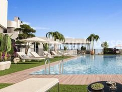 Apartamento ático en venta en Playa Bajadilla-Puertos, Marbella