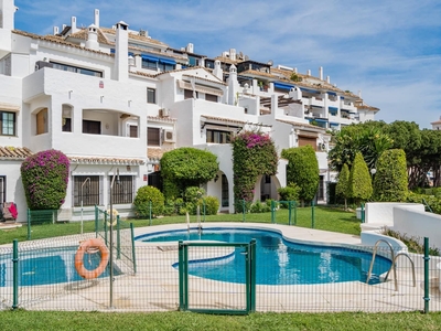 Apartamento en venta en Puerto Banus, Marbella, Málaga