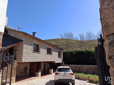 Casa 3 habitaciones de 207 m² en Las Murias (24142)