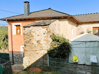 Casa 3 habitaciones de 350 m² en Valbueno (24133)
