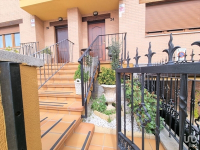 Casa 4 habitaciones de 225 m² en La Virgen del Camino (24198)