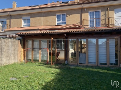 Casa 5 habitaciones de 225 m² en Villarrodrigo de Las Regueras (24197)
