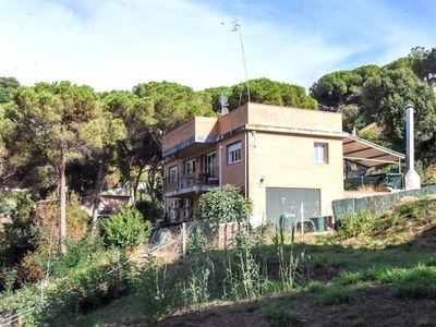Casa 5 habitaciones de 400 m² en Llinars del Vallès (08450)